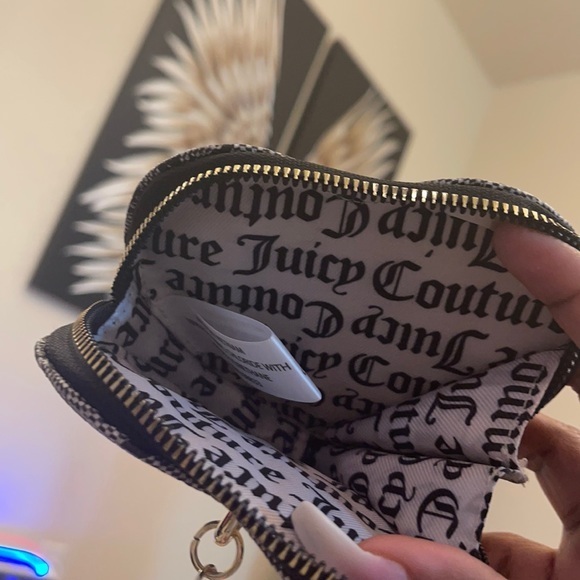 Juicy Couture Heart Keychain Pouch - Picture 4 of 4